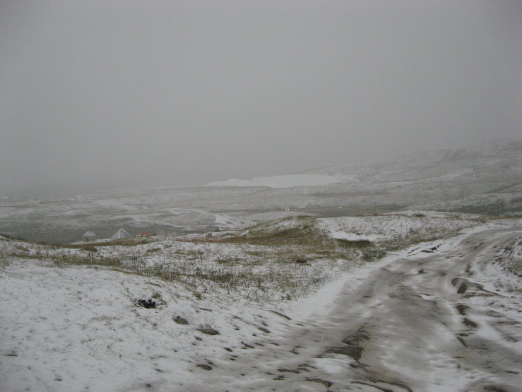 Снег в Алтае